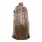 Chelsea ankle boots with side zipper and slip-on design