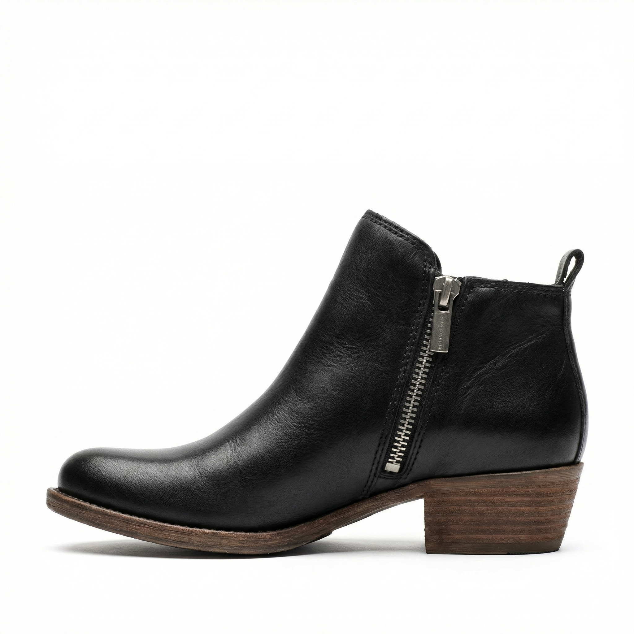 Chelsea ankle boots with side zipper and slip-on design